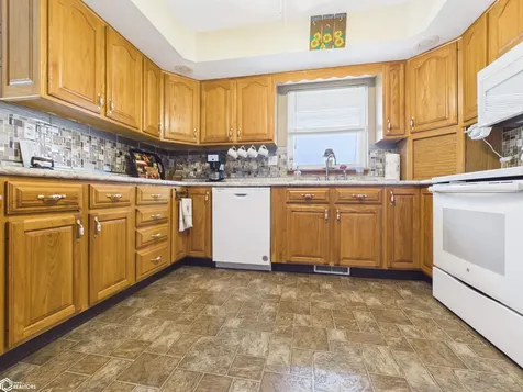 3229 243rd Avenue Keokuk IA 52632