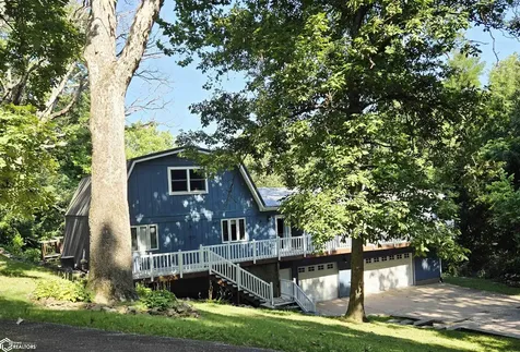 10552 Rolling Hills Drive Burlington IA 52601