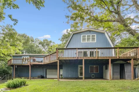 10552 Rolling Hills Drive Burlington IA 52601