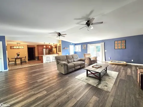 10552 Rolling Hills Drive Burlington IA 52601