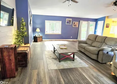 10552 Rolling Hills Drive Burlington IA 52601