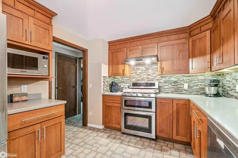10552 Rolling Hills Drive Burlington IA 52601