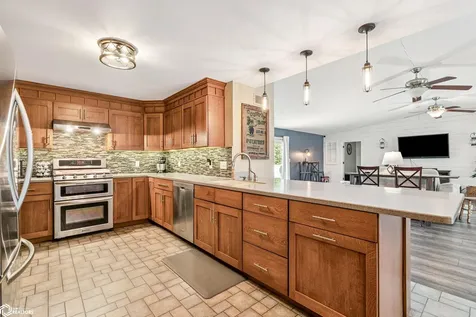 10552 Rolling Hills Drive Burlington IA 52601