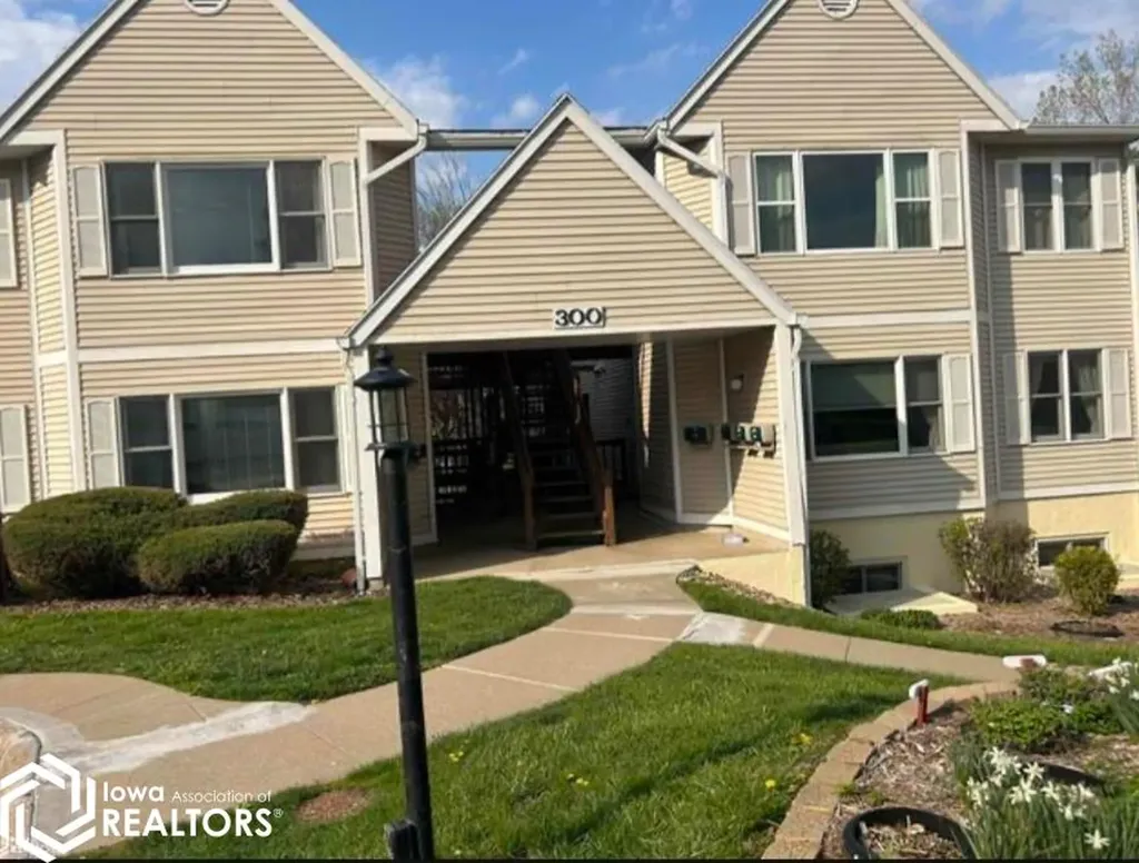 701 E Lowe #323 Fairfield IA 52556