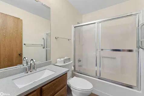 1009 15th Street SE Mason City IA 50401