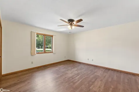 1009 15th Street SE Mason City IA 50401