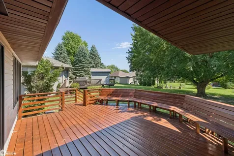 1009 15th Street SE Mason City IA 50401