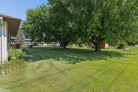 1009 15th Street SE Mason City IA 50401