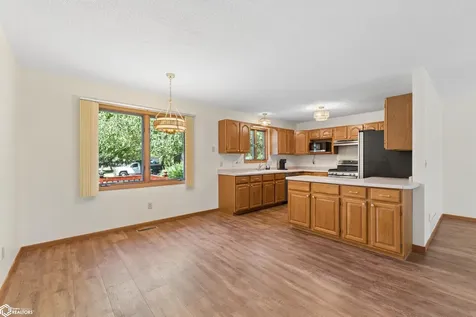 1009 15th Street SE Mason City IA 50401