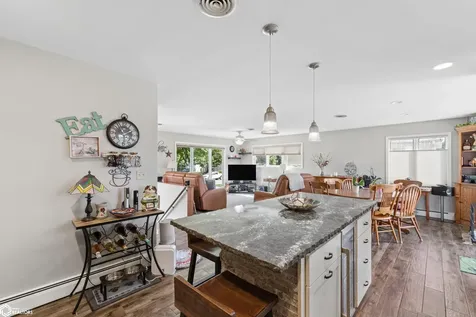 1703 1st Avenue N Clear Lake IA 50428