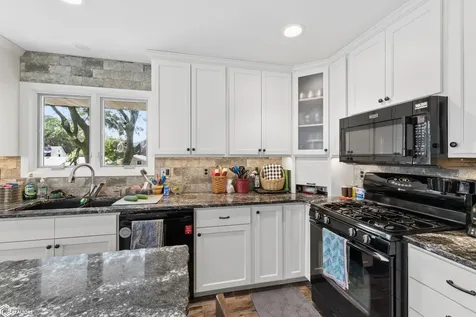 1703 1st Avenue N Clear Lake IA 50428
