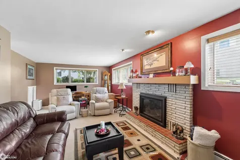 1703 1st Avenue N Clear Lake IA 50428