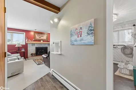 1703 1st Avenue N Clear Lake IA 50428