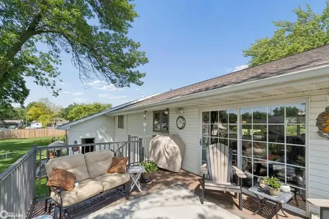 1703 1st Avenue N Clear Lake IA 50428