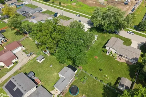 1703 1st Avenue N Clear Lake IA 50428