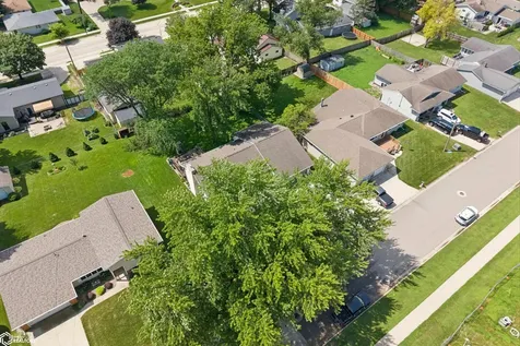 1703 1st Avenue N Clear Lake IA 50428