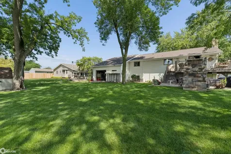 1703 1st Avenue N Clear Lake IA 50428