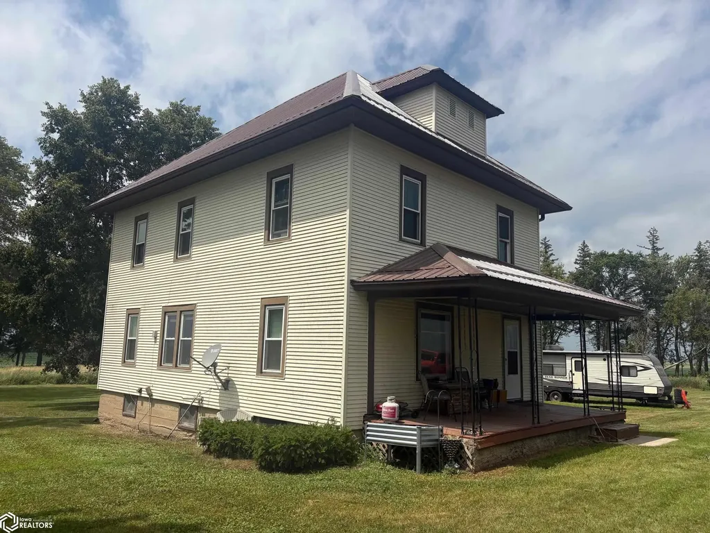 17859 Oo Avenue Iowa Falls IA 50126