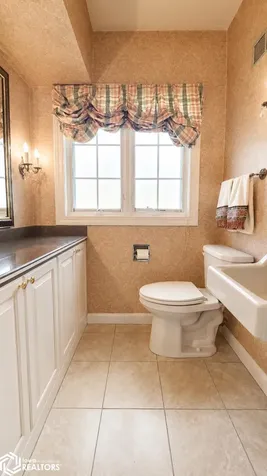 206 N 1st Avenue E Lake Mills IA 50450