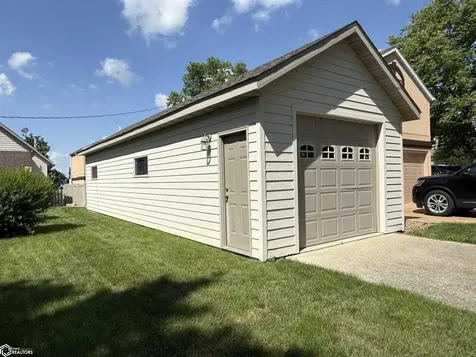 15441 Bayside Avenue Clear Lake IA 50428