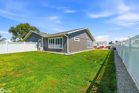 1594 Broad Street Keosauqua IA 52565