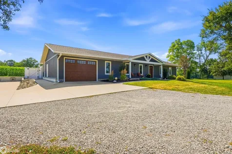 1594 Broad Street Keosauqua IA 52565