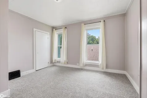 1007 S 14th Street Burlington IA 52601