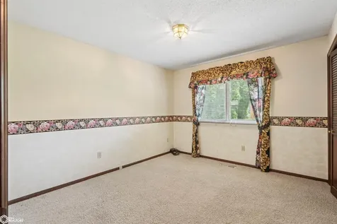 3112 Crystal Drive Burlington IA 52601