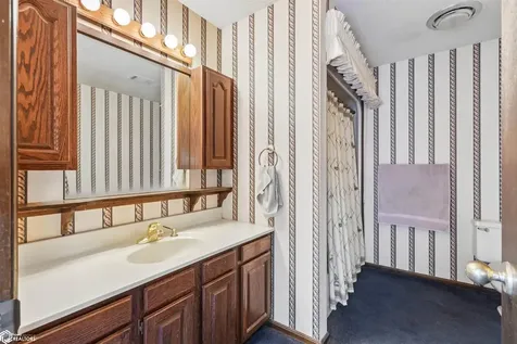 3112 Crystal Drive Burlington IA 52601