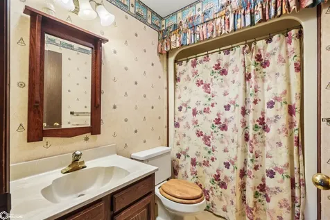 3112 Crystal Drive Burlington IA 52601