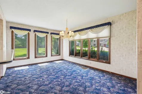 3112 Crystal Drive Burlington IA 52601