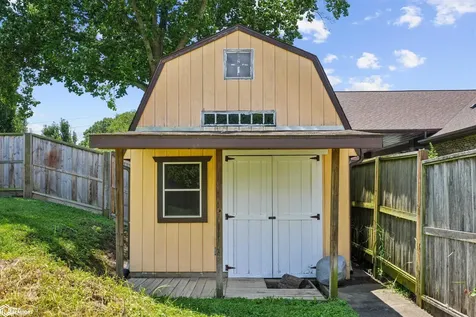 3112 Crystal Drive Burlington IA 52601