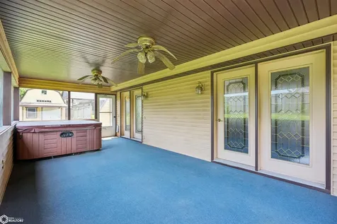 3112 Crystal Drive Burlington IA 52601