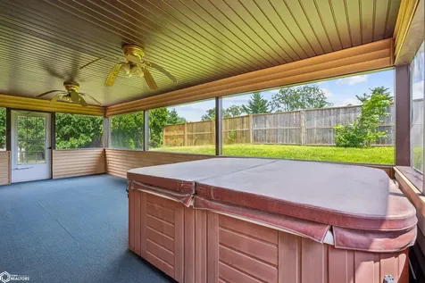 3112 Crystal Drive Burlington IA 52601