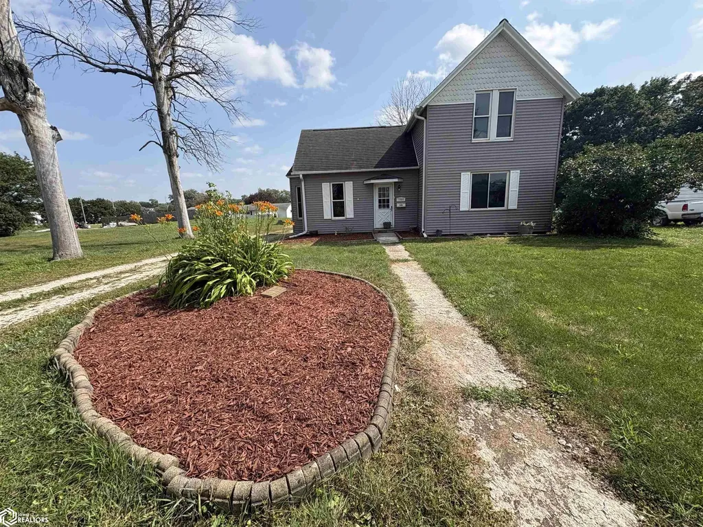 1905 14th Avenue Eldora IA 50627