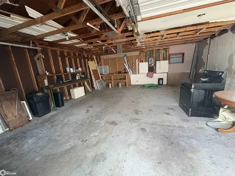 1905 14th Avenue Eldora IA 50627
