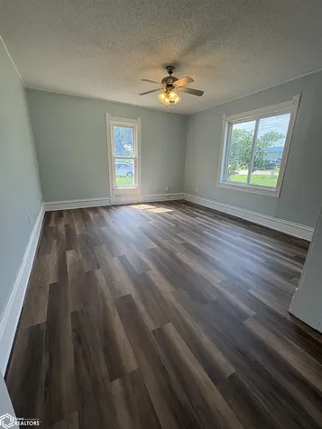 1905 14th Avenue Eldora IA 50627