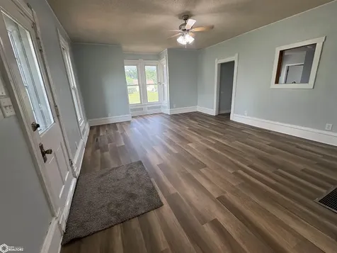 1905 14th Avenue Eldora IA 50627