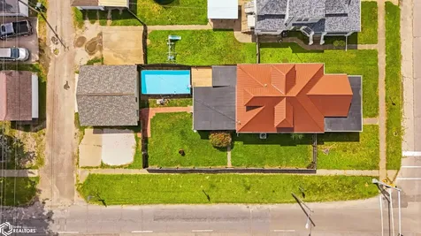 2004 Avenue H Fort Madison IA 52627