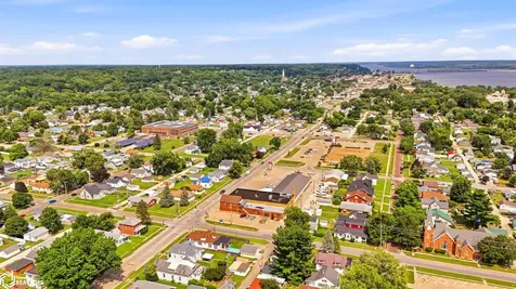2004 Avenue H Fort Madison IA 52627