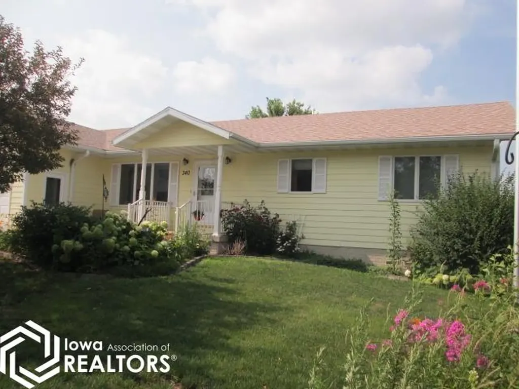 340 W Cardinal Street Garner IA 50438