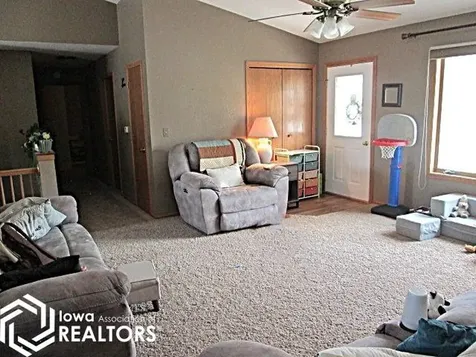 340 W Cardinal Street Garner IA 50438
