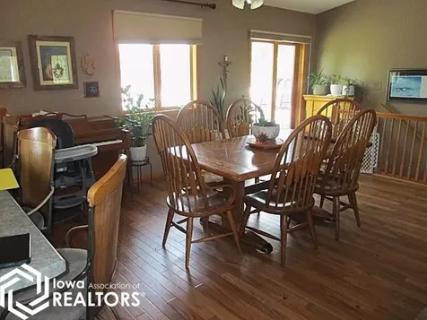 340 W Cardinal Street Garner IA 50438
