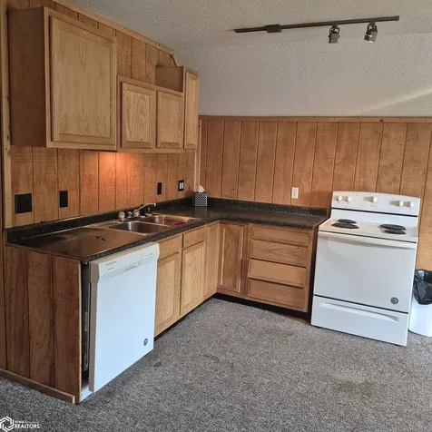 1437 Swanson Avenue Ottumwa IA 52501