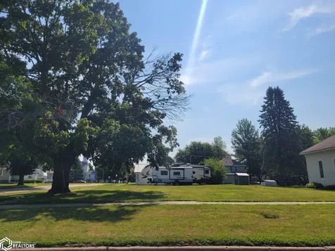 121 N Shuffleton Street Sigourney IA 52591