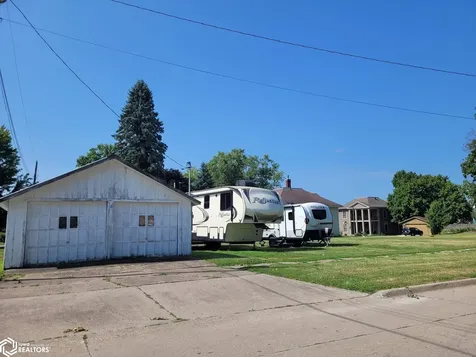 121 N Shuffleton Street Sigourney IA 52591