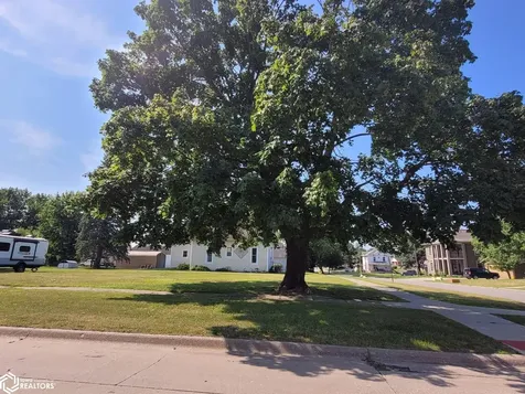 121 N Shuffleton Street Sigourney IA 52591