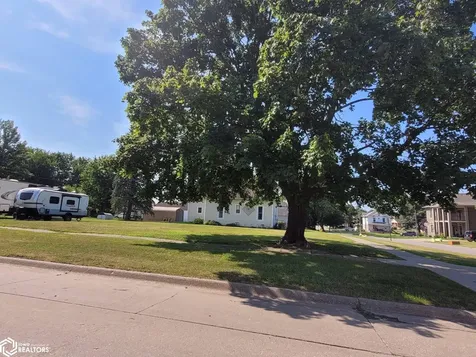 121 N Shuffleton Street Sigourney IA 52591