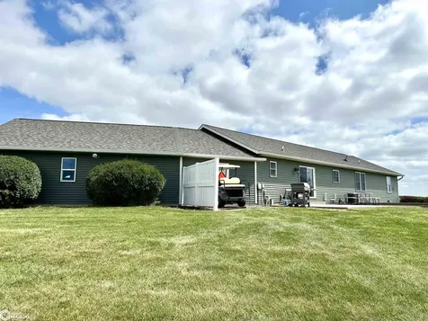 346 Ewart Road Grinnell IA 50112