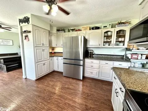 346 Ewart Road Grinnell IA 50112